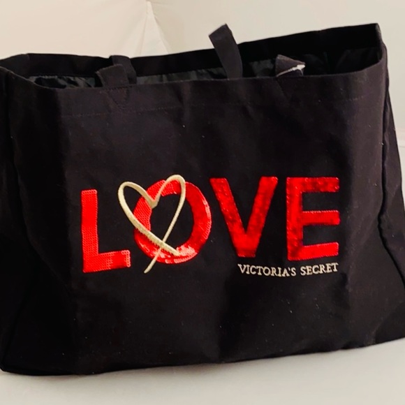 Victoria Secret Gorgeous Big Travel Detailed Bag. Carry everything with you. - Picture 4 of 7